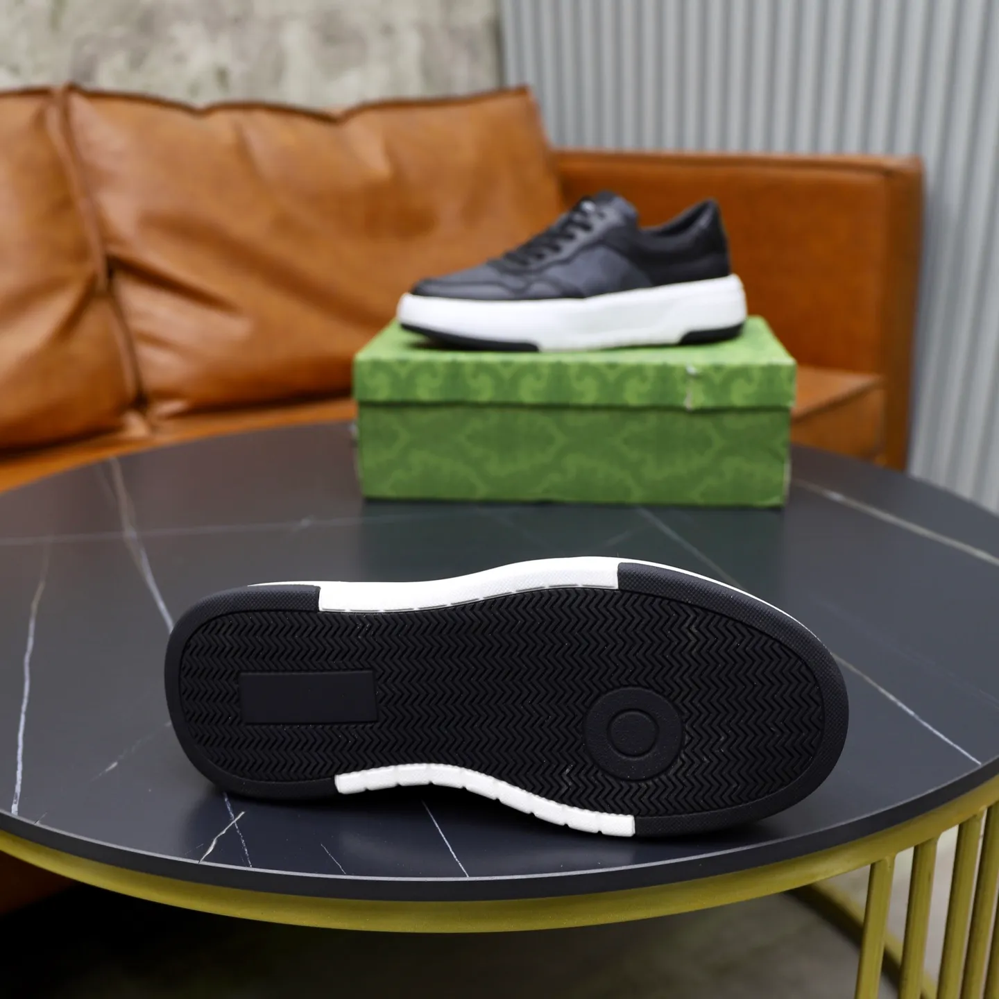 Men's shoes 💰440💰🙅‍♂️🙅‍♂️🙅‍♂️ Brand: GUCCI Standard code: 38–44 (45 can be customized) Grade: Same as the official website Material: Original cowhide fabric Comfortable pigskin lining Lightweight and wear-resistant outsole Style category: Men's fashionable casual shoes and boots Running sneakers Distinguished luxury brand elements Top luxury color: actual picture color